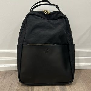 Herschel black backpack 23L